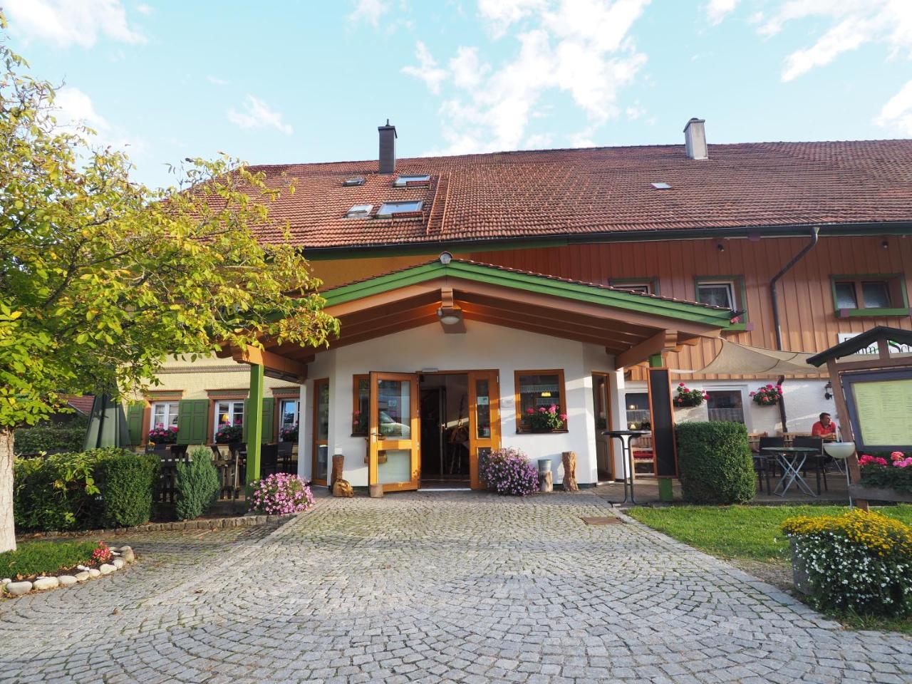 Landgasthof Zum Schwarzen Grat Isny im Allgau Luaran gambar